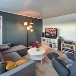 Stunning In Finnas With House Sea View Vinnes (Austevoll)