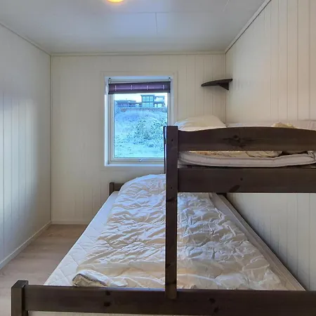 Stunning In Finnas With House Sea View Vinnes (Austevoll)